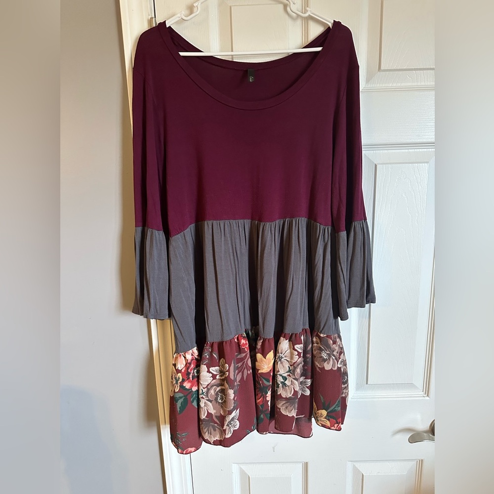 Celeste XL Maroon, Gray and floral tunic